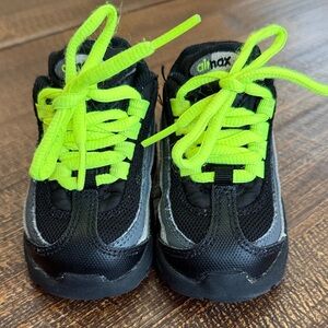Nike Kids Black and Neon Green air max Sneakers